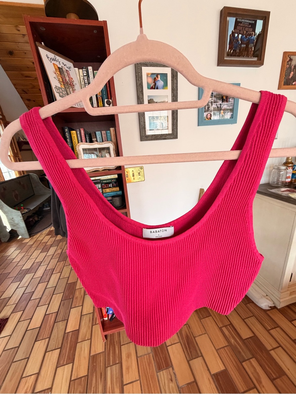 Babaton Hot Pink Ribbed Scoop Crop Tank